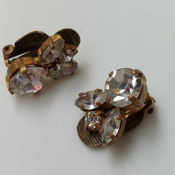Vintage Brass and Rhinestone Crystals Clip On Earrings - Picture 4 of 6